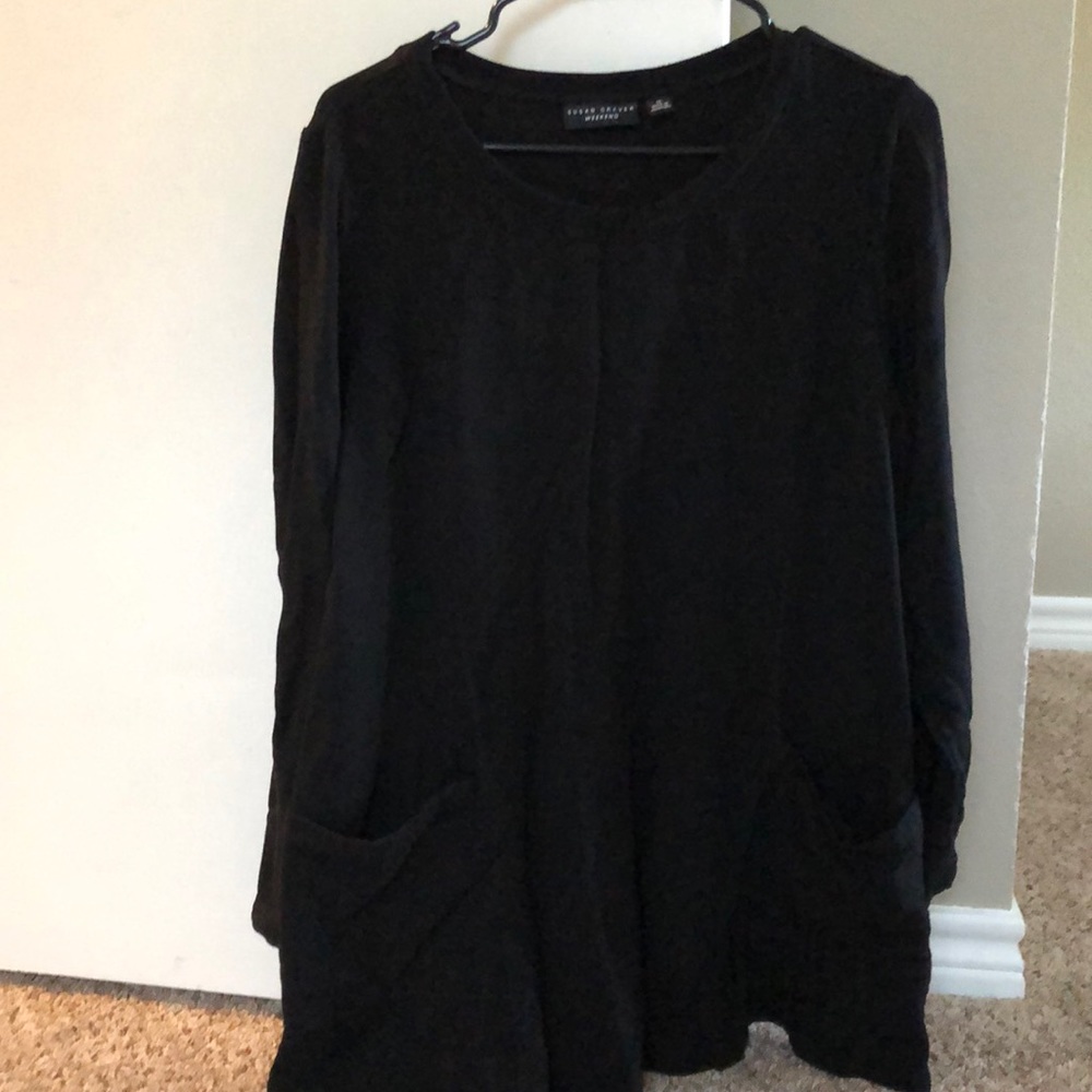 - Susan Graver Black Tunic Sweater with Pockets